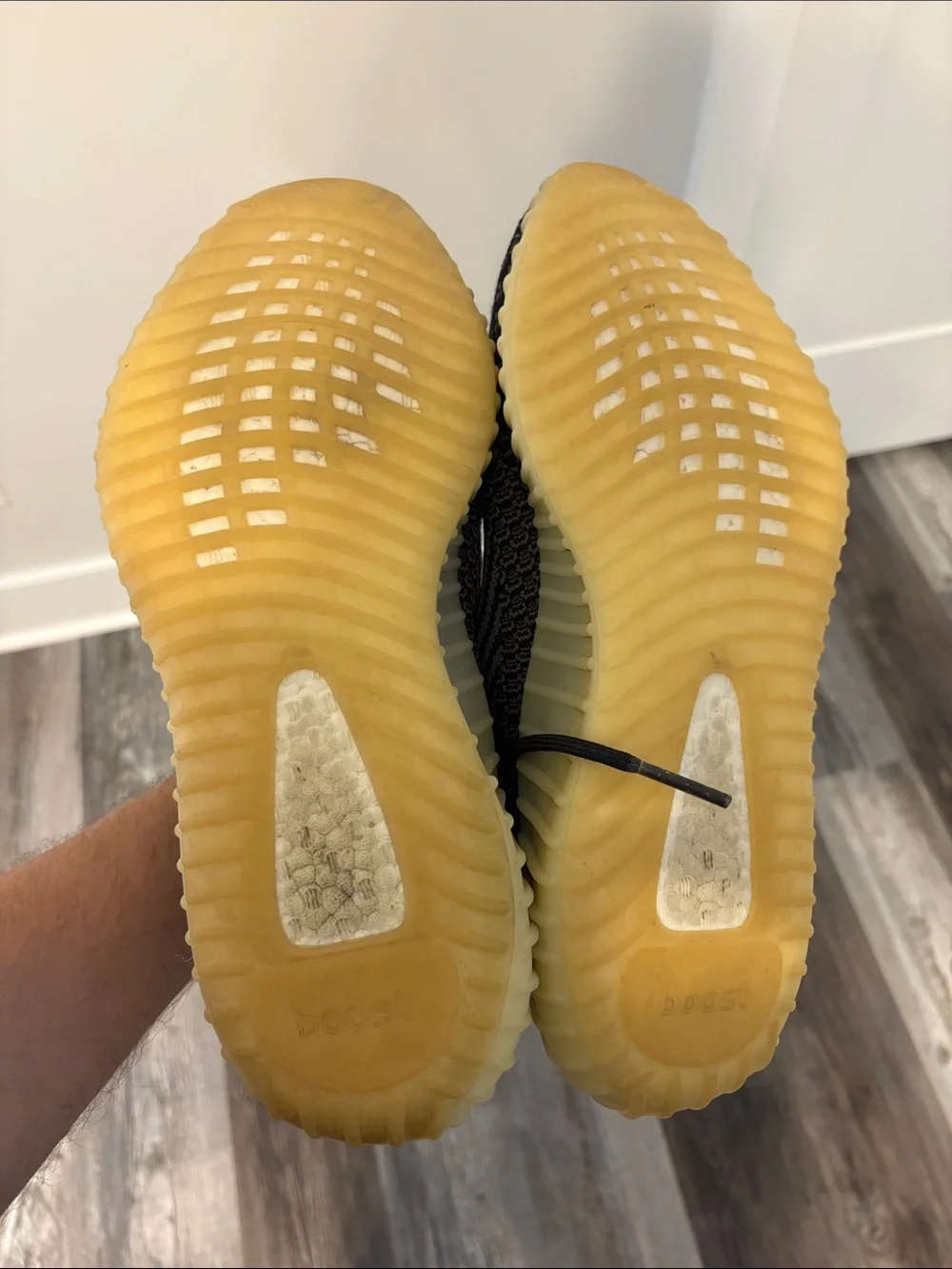 adidas Yeezy Boost 350 V2 Carbon 
